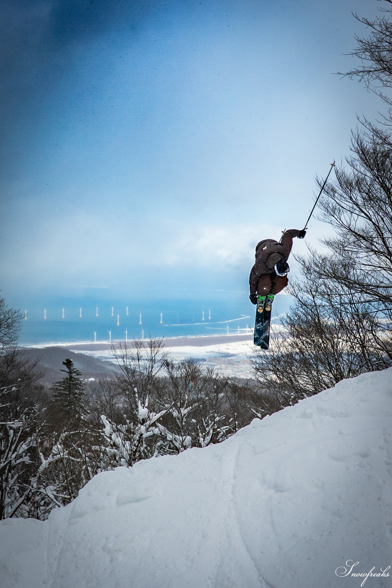 2026【4FRNT GUERRILLA RIDE EVENT】｜アメリカからやってきたゲストライダーたちが、サッポロテイネを滑る、飛ぶ！！